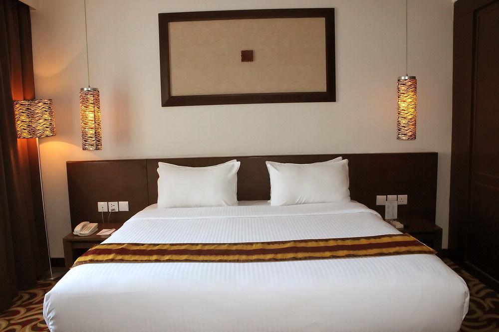 Swiss-Belinn Baloi Batam Nagoya Esterno foto